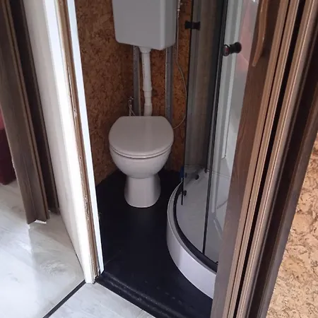 Plywajacy Dom Botel *