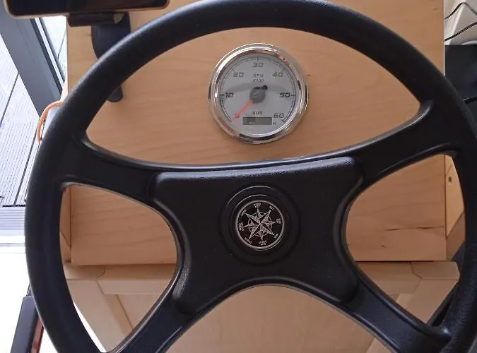 Úszó hotel Plywajacy Dom Zegrze