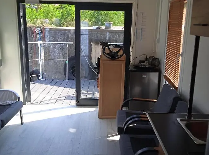 Plywajacy Dom Úszó hotel *