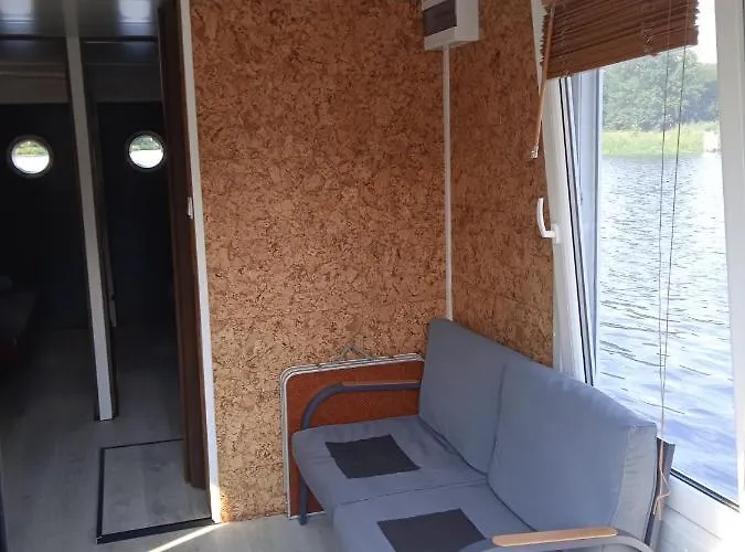 Úszó hotel Plywajacy Dom *